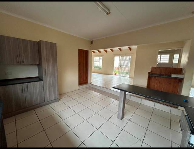 3 BEDROOM PROPERTY TO RENT IN HALFWAY GARDENS